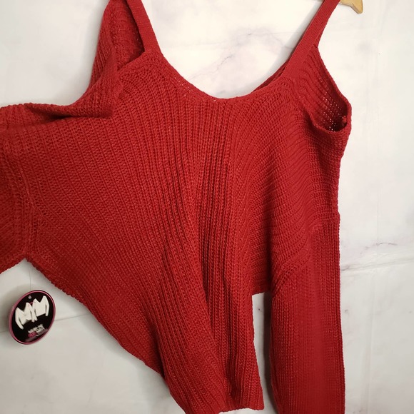ALMOST FAMOUS red knit twisted cold shoulder pullover sweater 1X - Picture 9 of 12